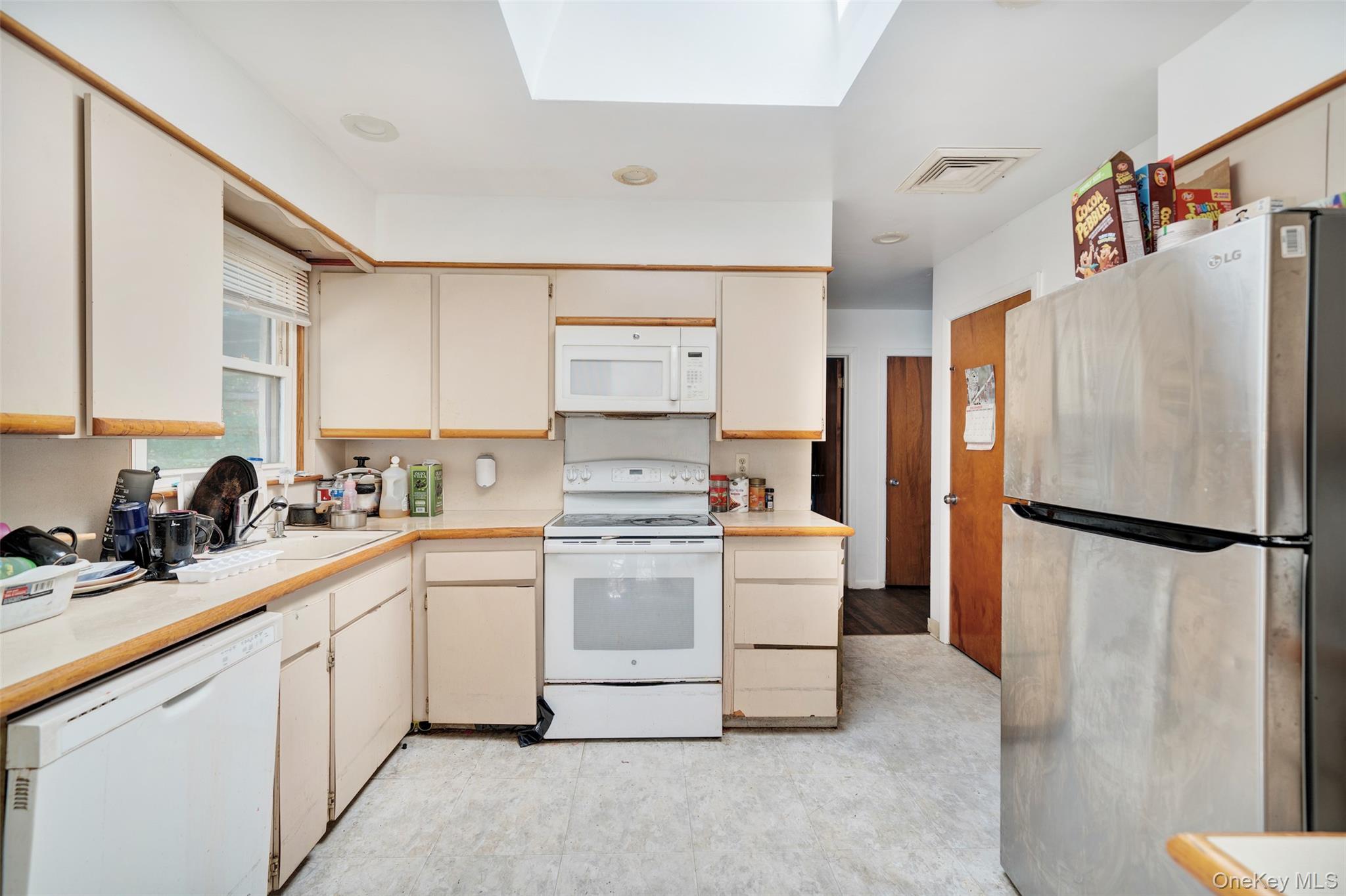 9 Melville rd N, Huntington Station, NY 11746