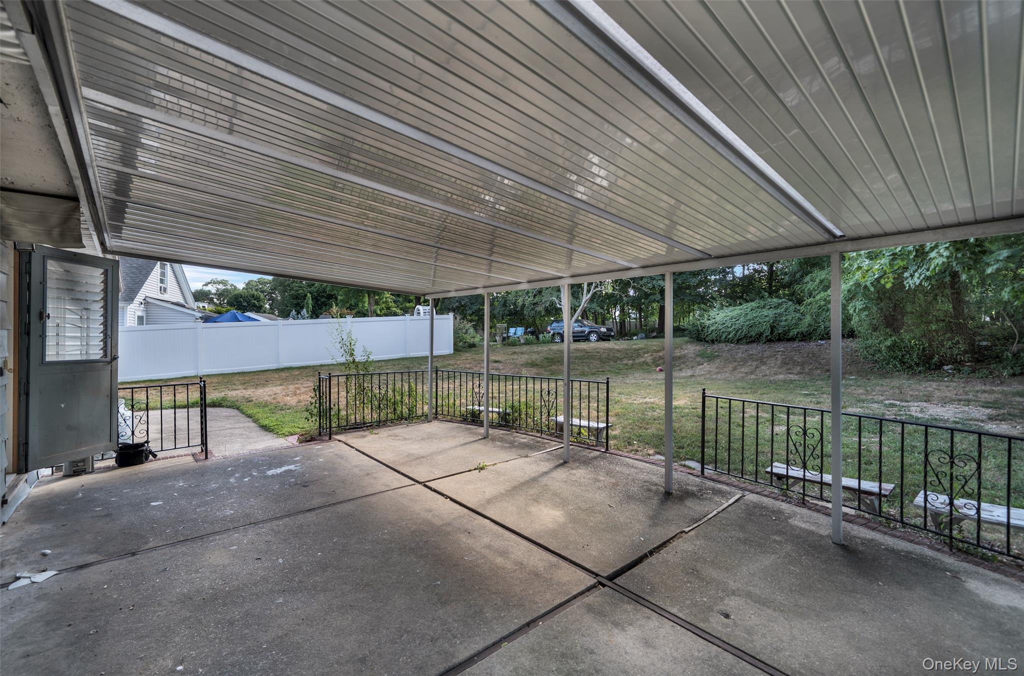 9 Melville rd N, Huntington Station, NY 11746