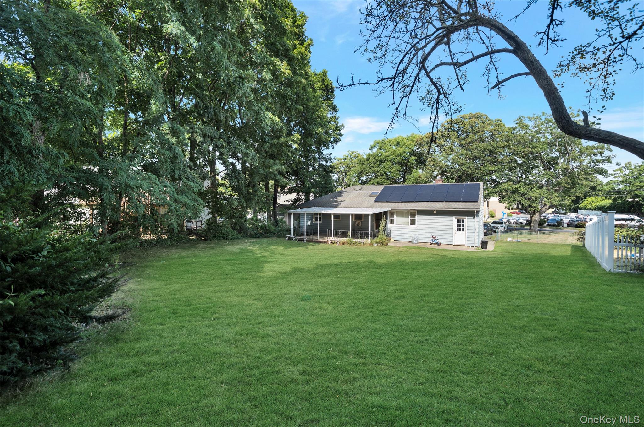 9 Melville rd N, Huntington Station, NY 11746