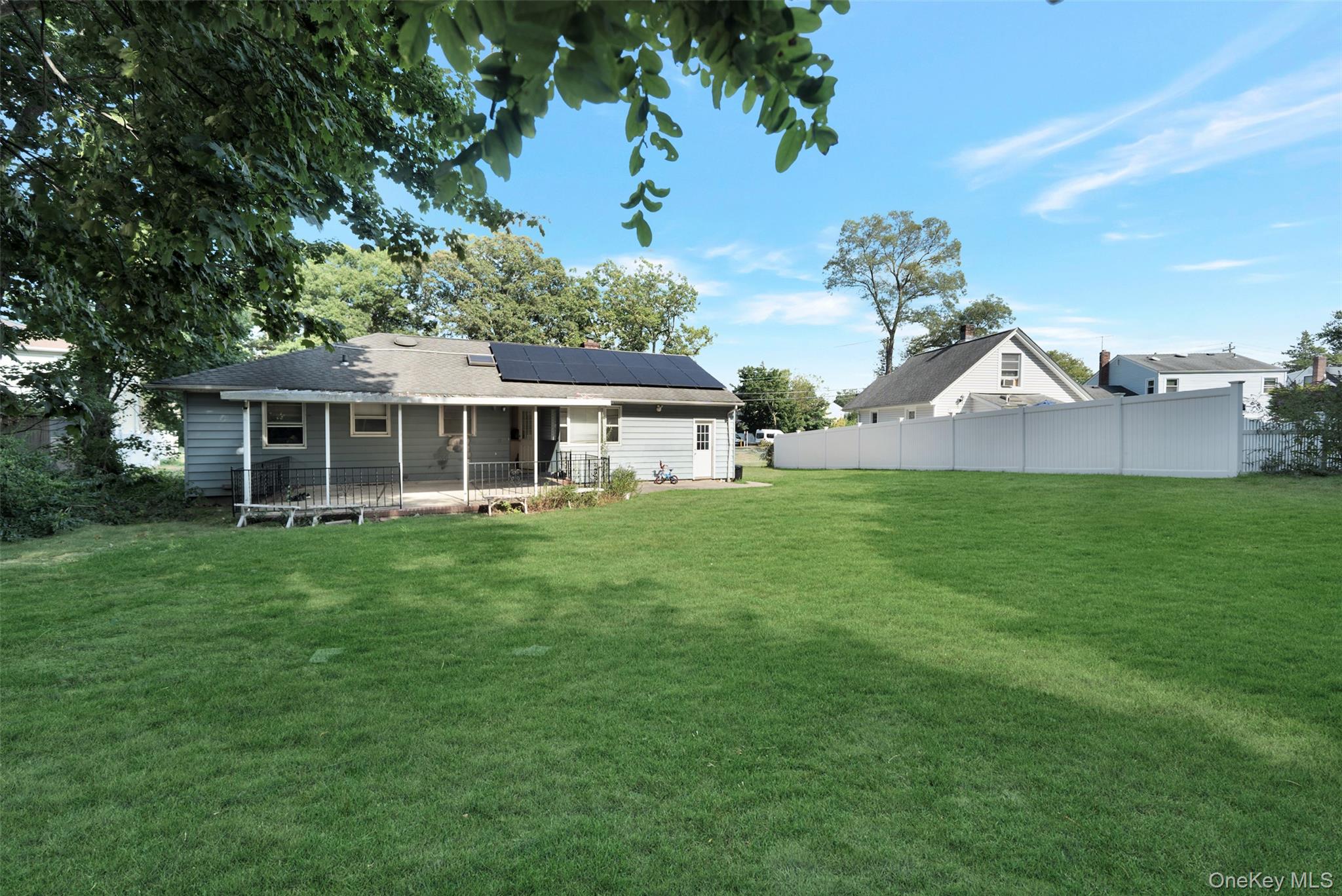 9 Melville rd N, Huntington Station, NY 11746