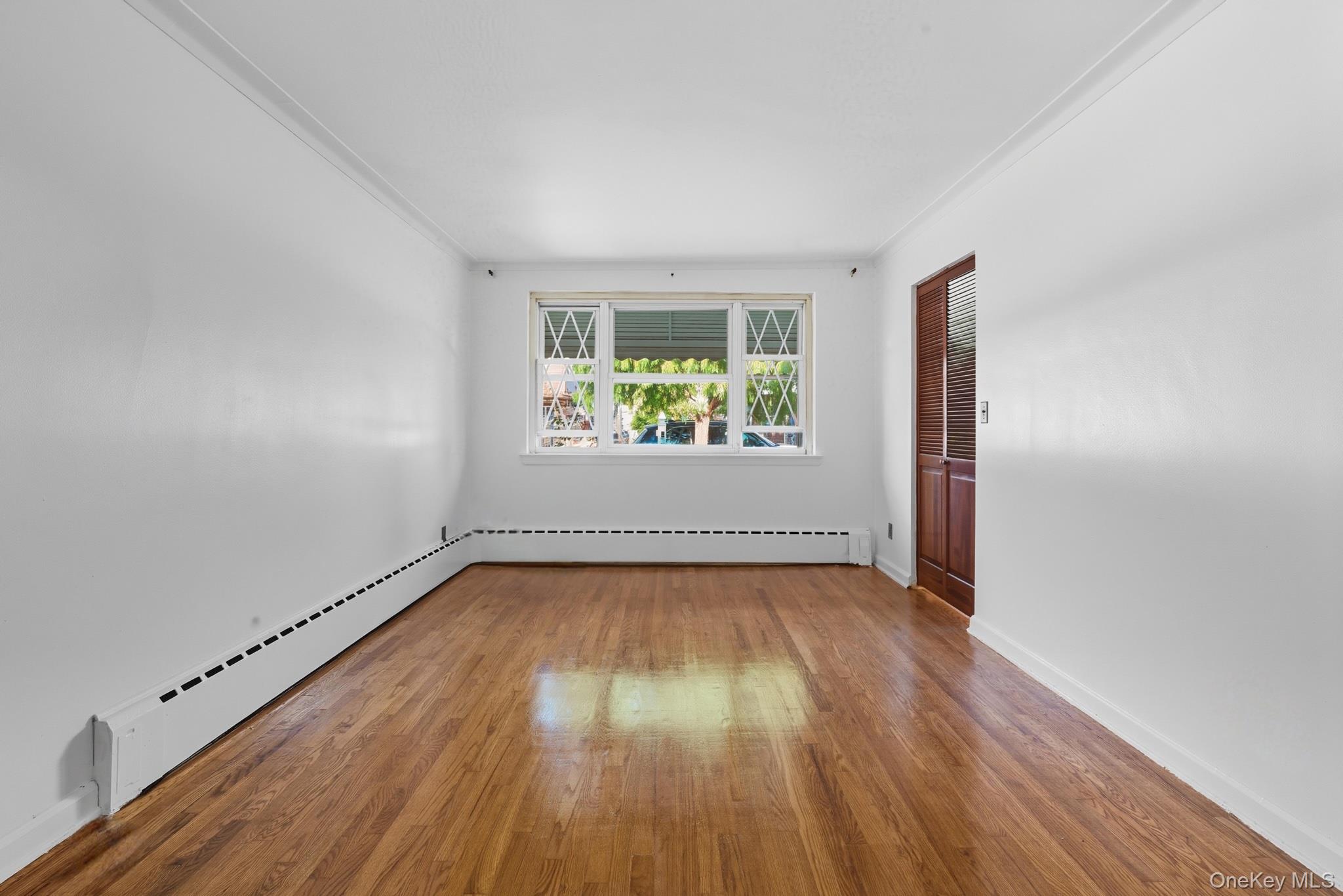 1049 Huntington Avenue, Bronx, NY 10465