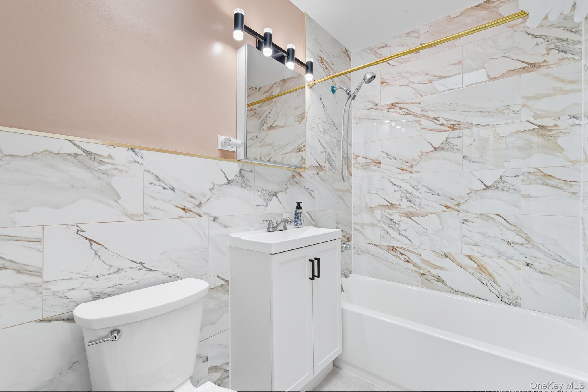 1049 Huntington Avenue, Bronx, NY 10465