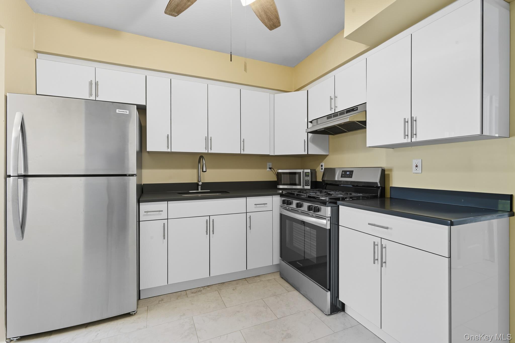 1049 Huntington Avenue, Bronx, NY 10465