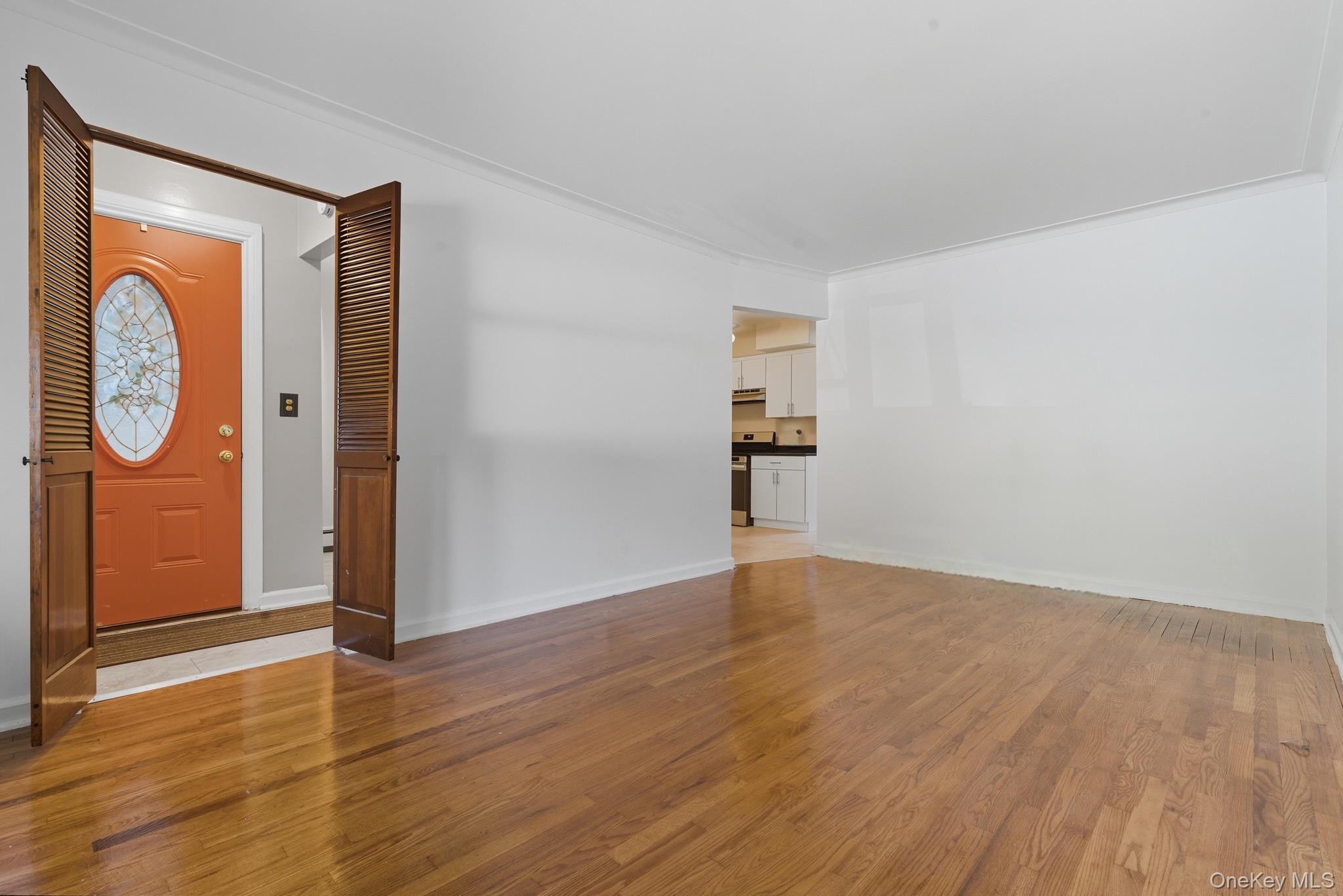 1049 Huntington Avenue, Bronx, NY 10465