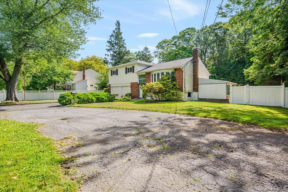 79 E Deer Park Road, Dix Hills, NY 11746