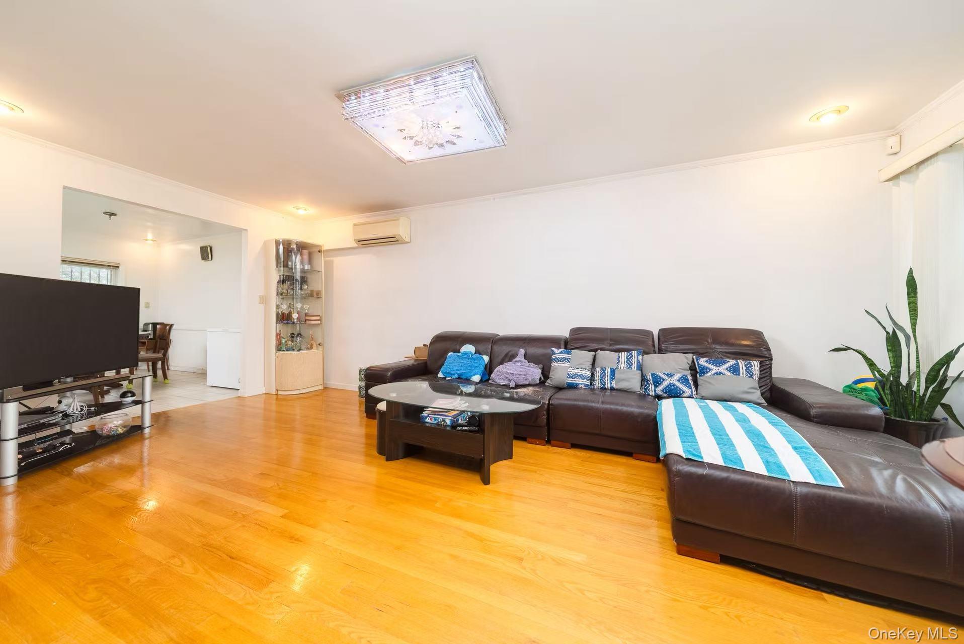 166-61 17th Road, Whitestone, NY 11357