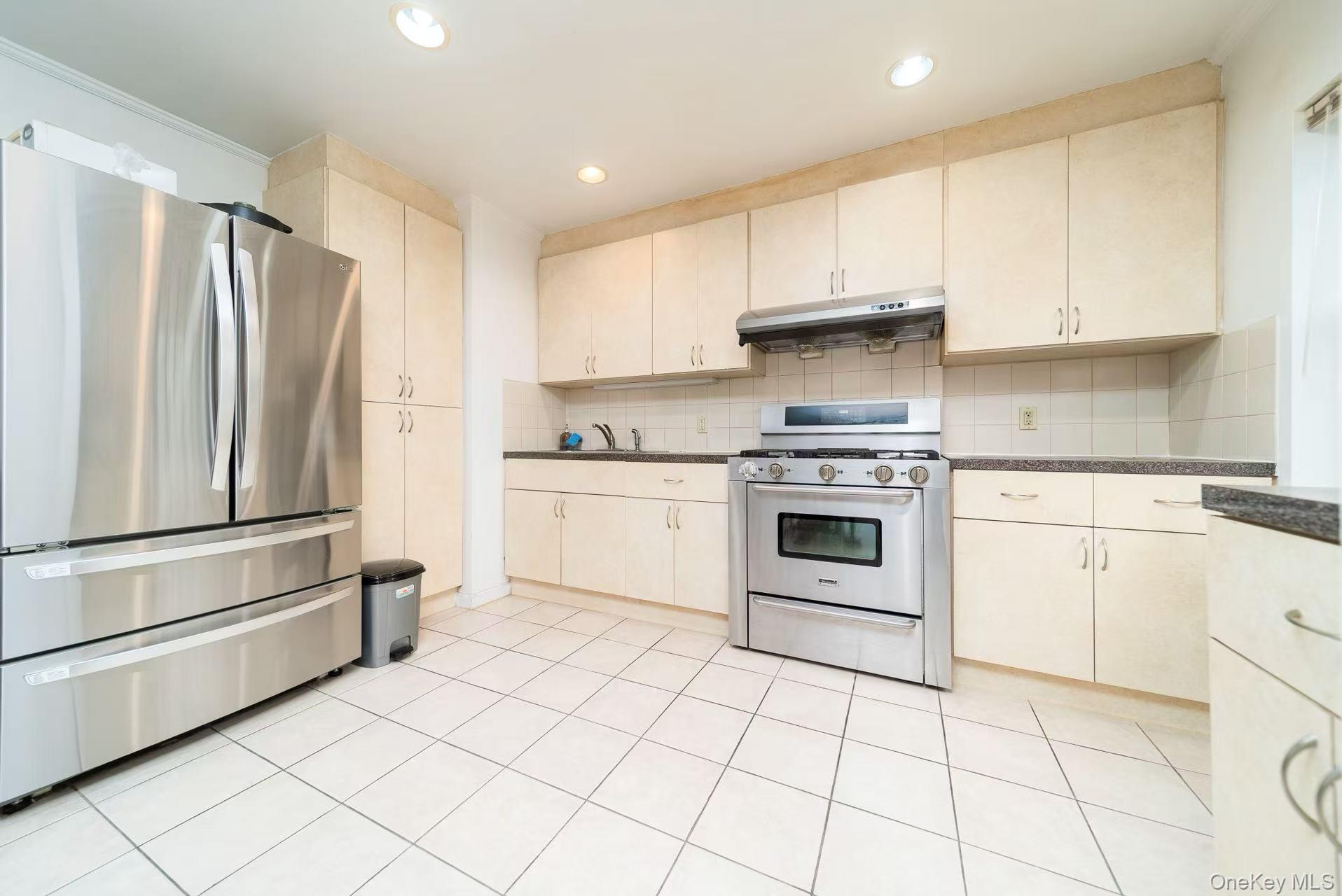 166-61 17th Road, Whitestone, NY 11357