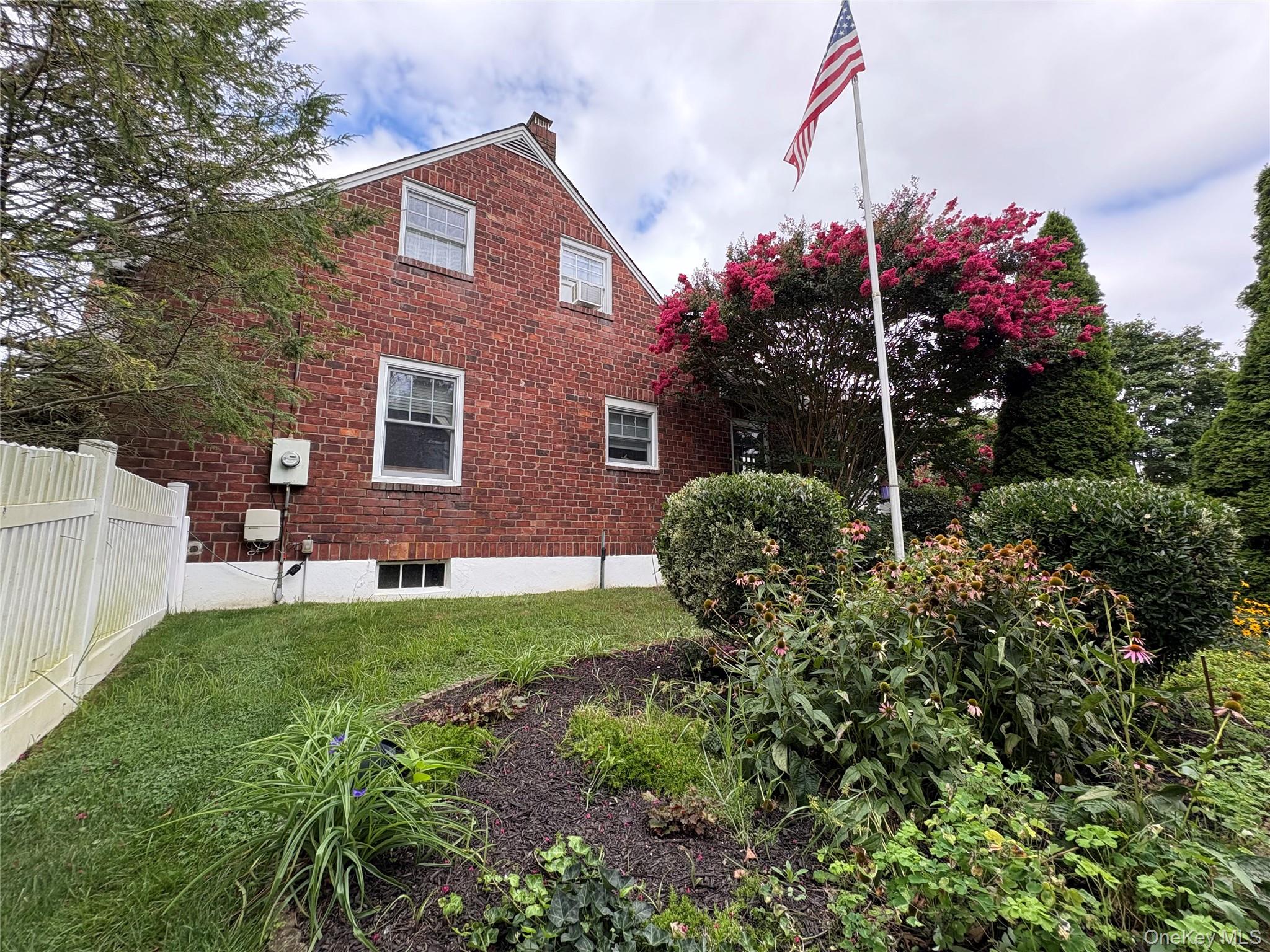 17 Somerset Avenue, East Islip, NY 11730