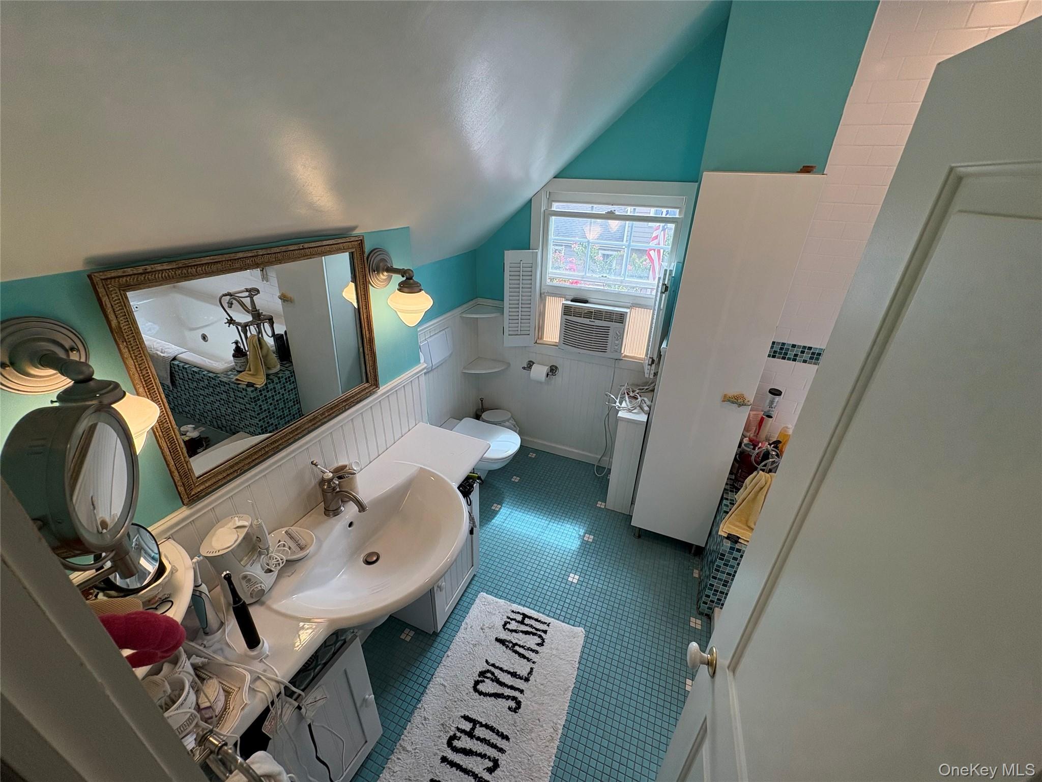 17 Somerset Avenue, East Islip, NY 11730