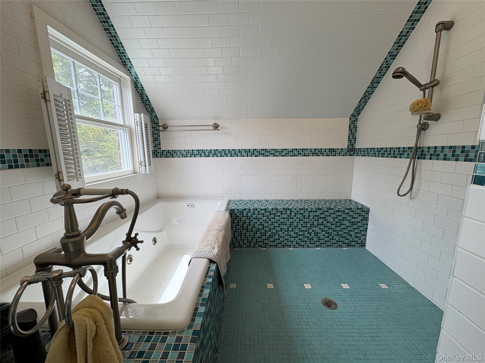 17 Somerset Avenue, East Islip, NY 11730