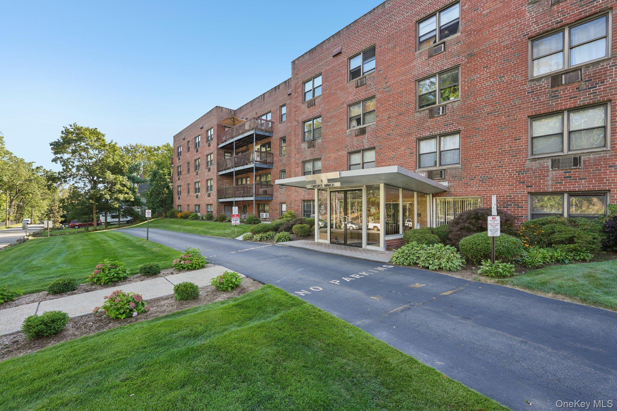 5 Oakdale Manor # L17, Suffern, NY 10901