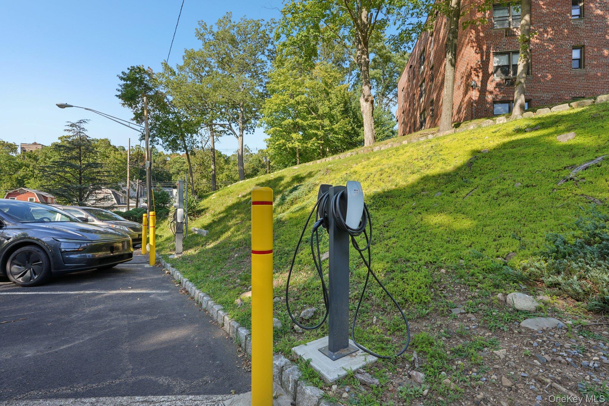 5 Oakdale Manor # L17, Suffern, NY 10901