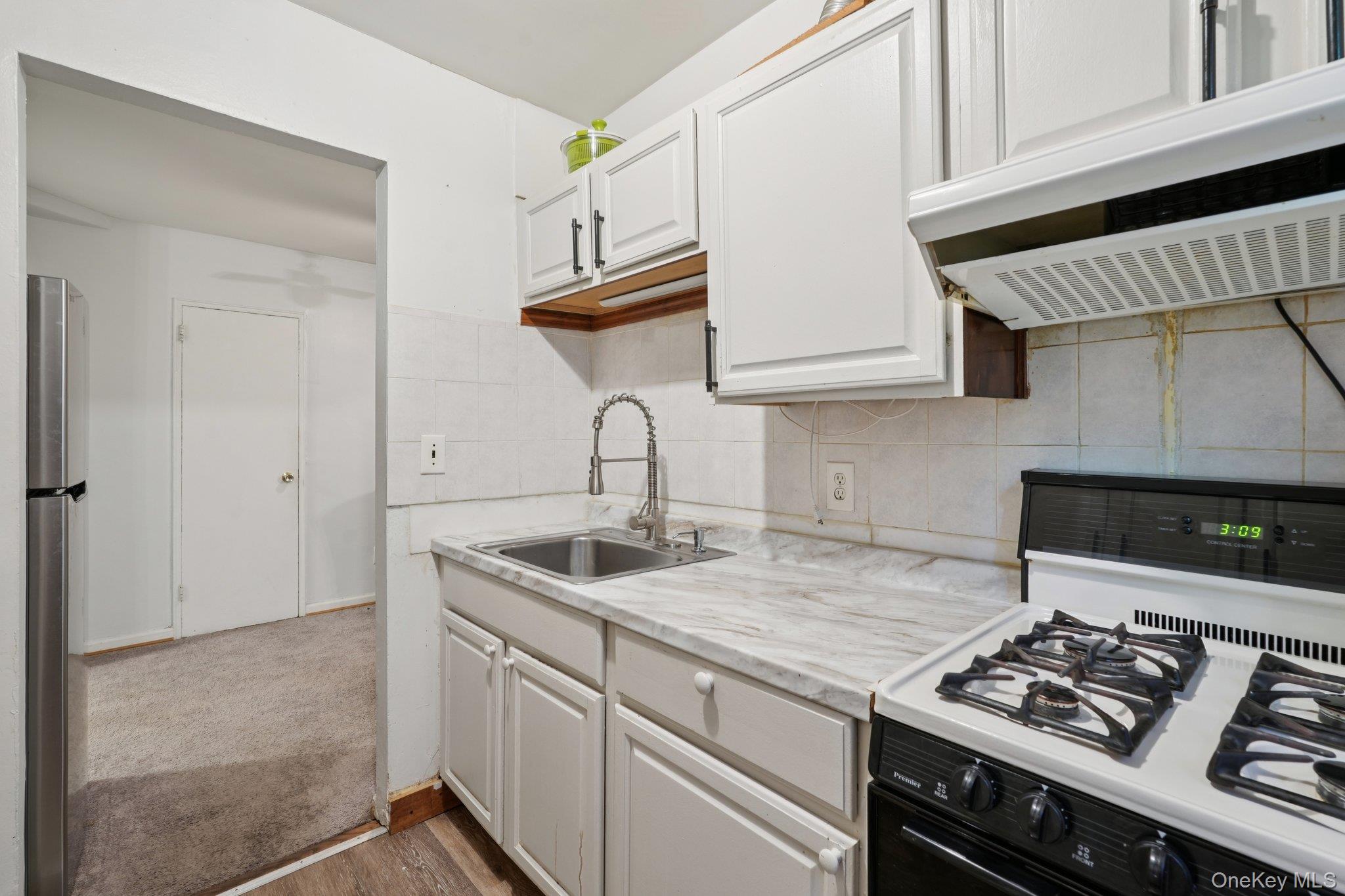 5 Oakdale Manor # L17, Suffern, NY 10901