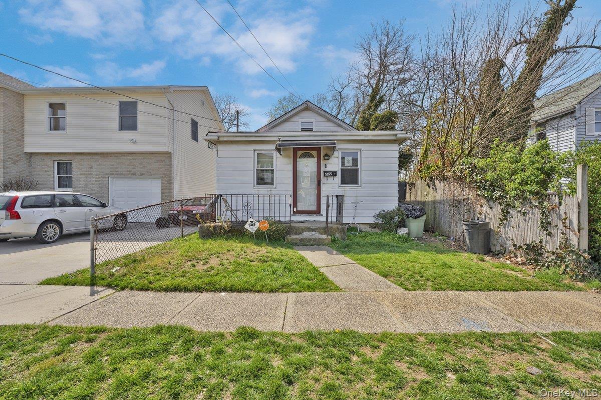 692 Beck Street, Hempstead, NY 11553