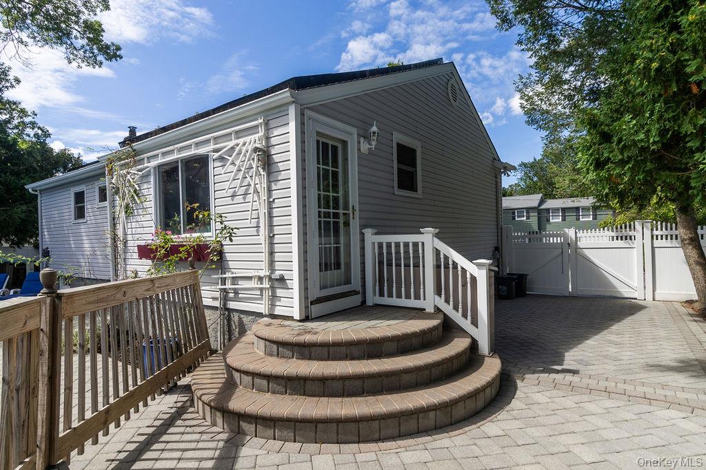 1 Dillon Avenue, Port Jefferson Station, NY 11776