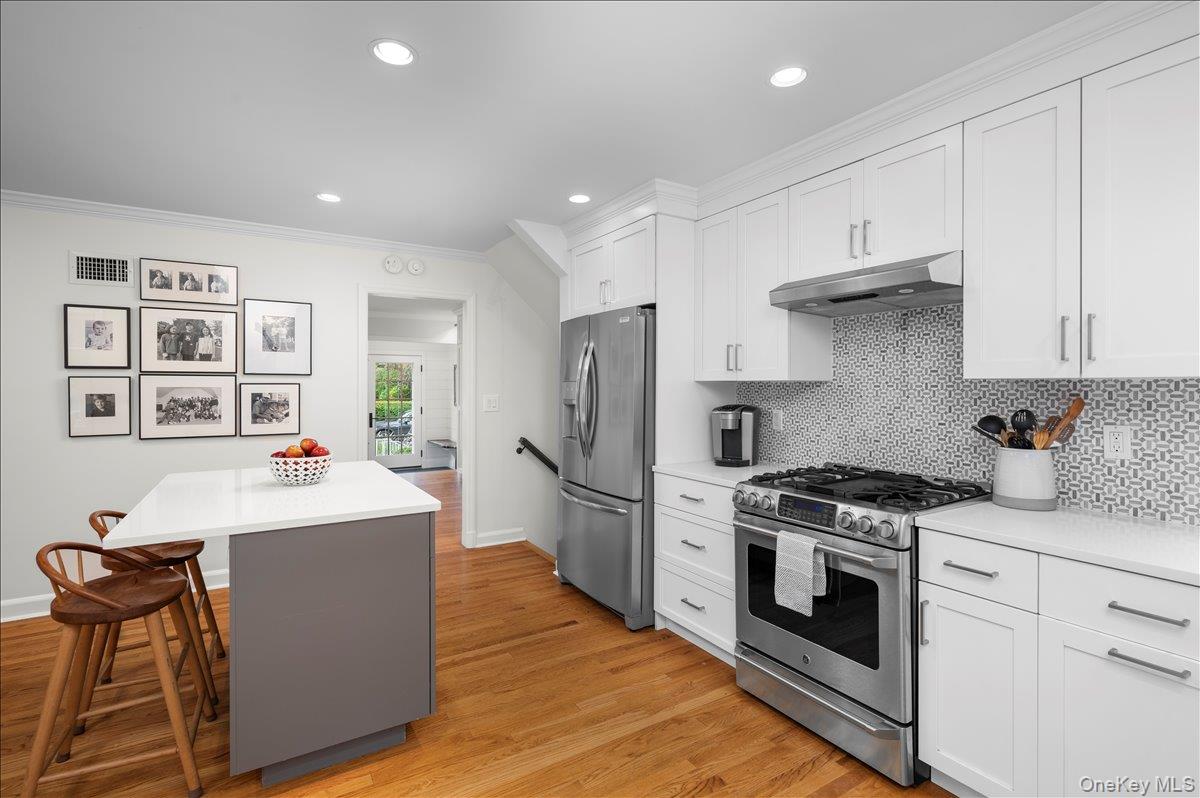 33 Pryer Lane, Larchmont, NY 10538