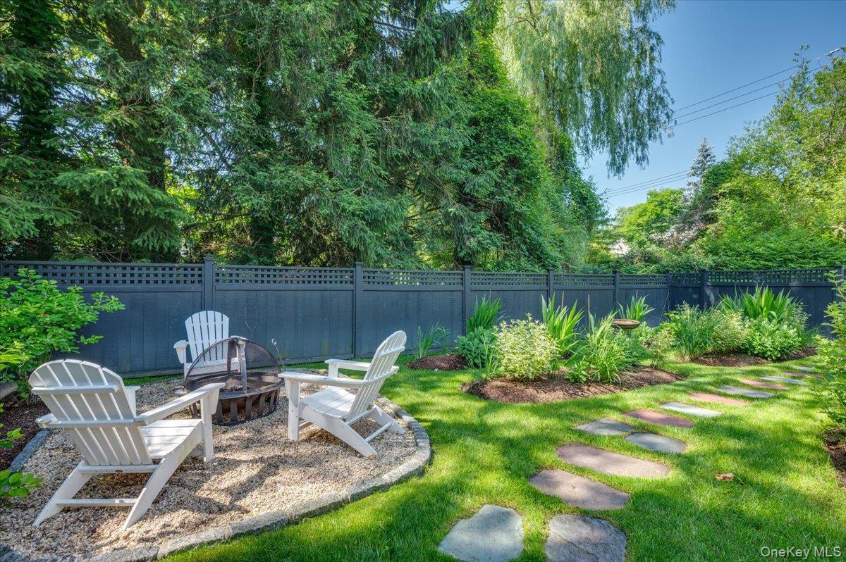 33 Pryer Lane, Larchmont, NY 10538