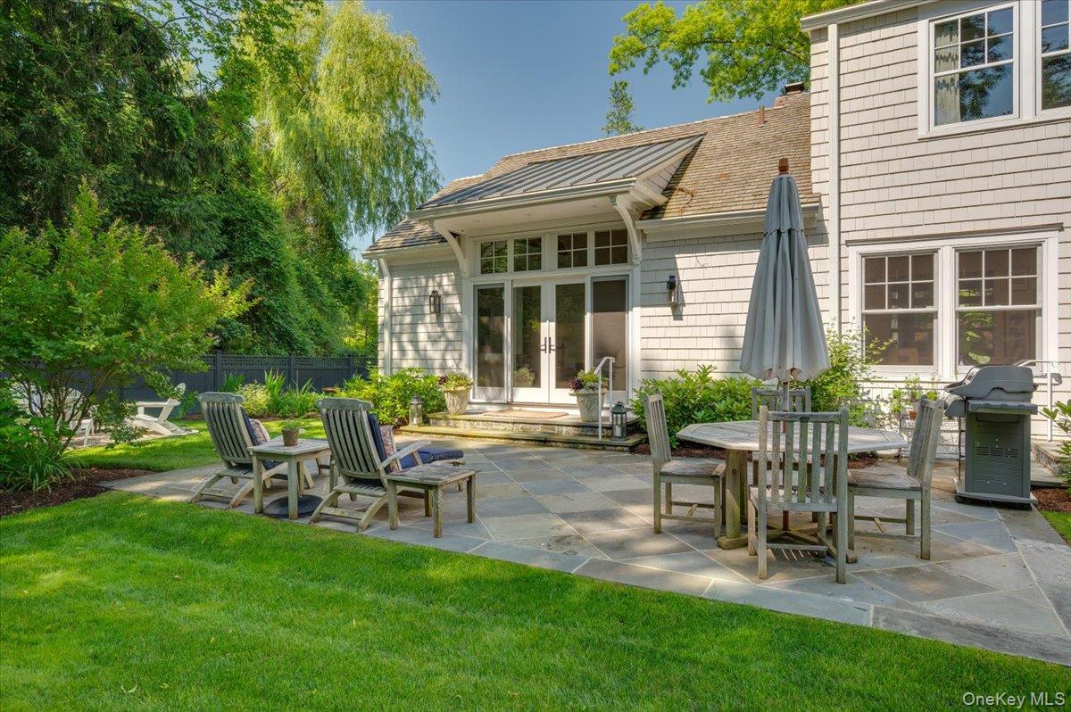 33 Pryer Lane, Larchmont, NY 10538