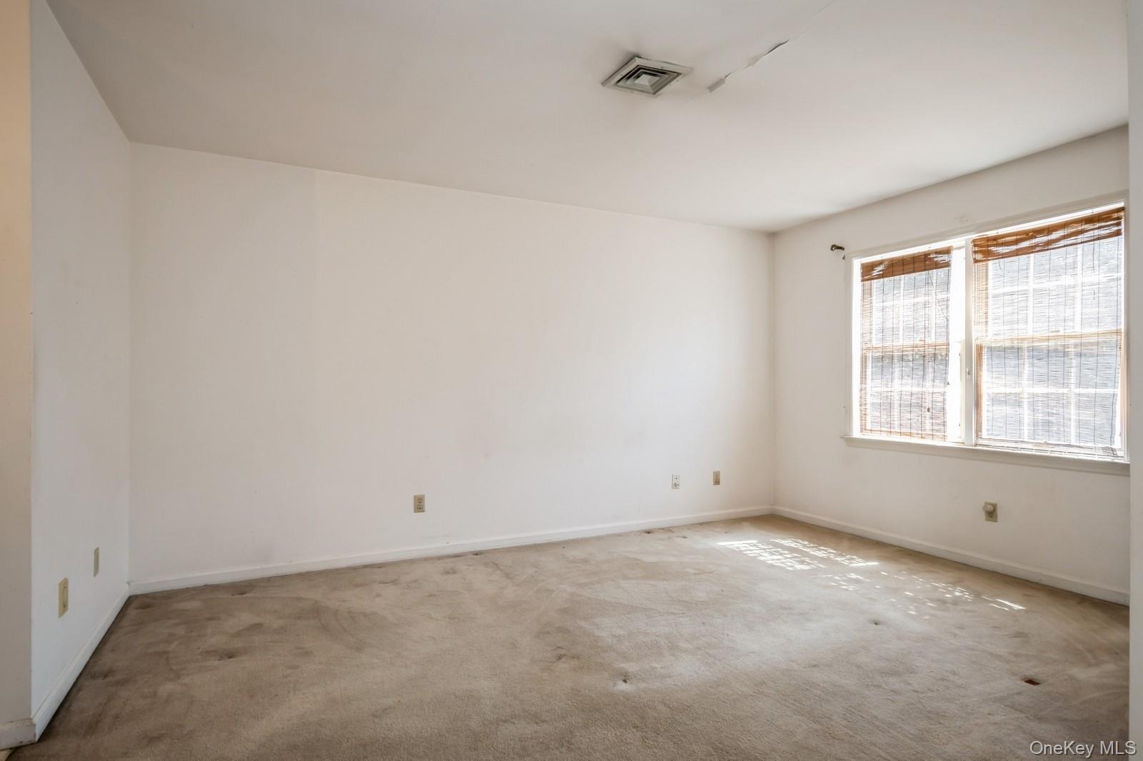 120 Pinebrook Drive, Hyde Park, NY 12538