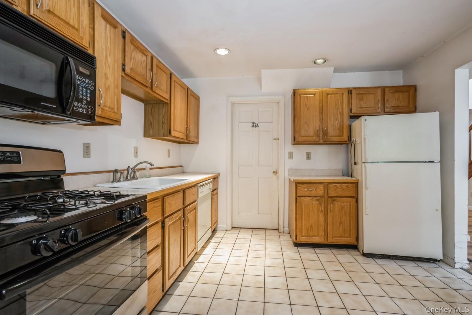 120 Pinebrook Drive, Hyde Park, NY 12538