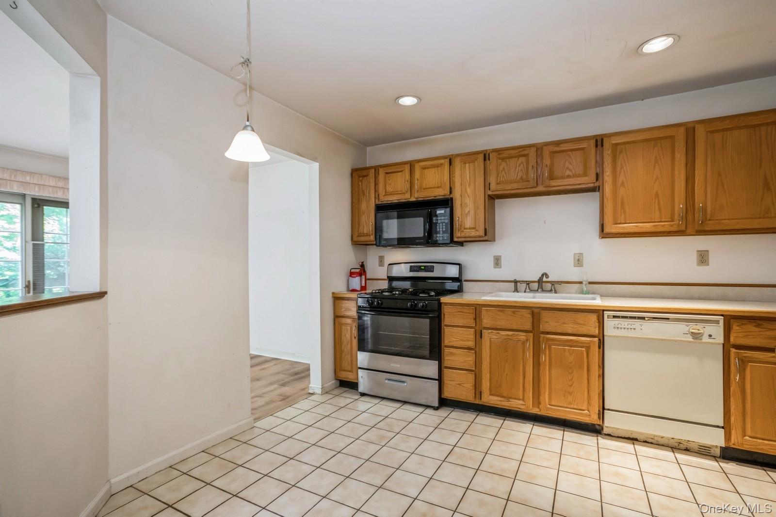 120 Pinebrook Drive, Hyde Park, NY 12538