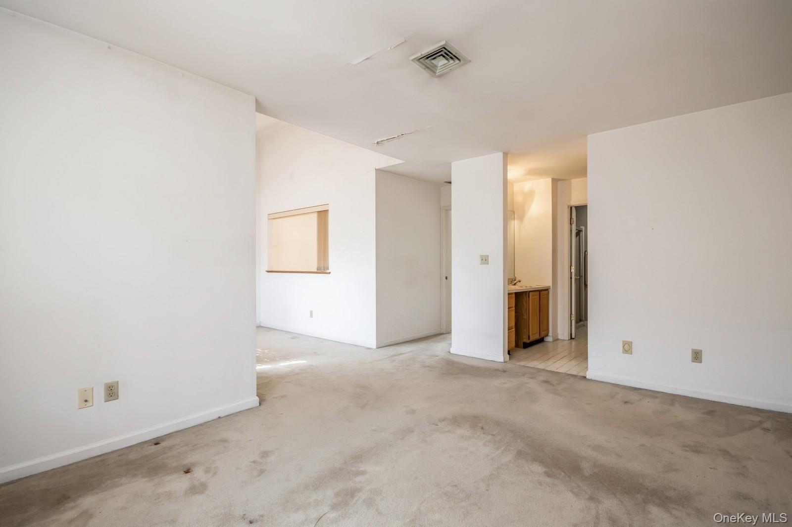 120 Pinebrook Drive, Hyde Park, NY 12538