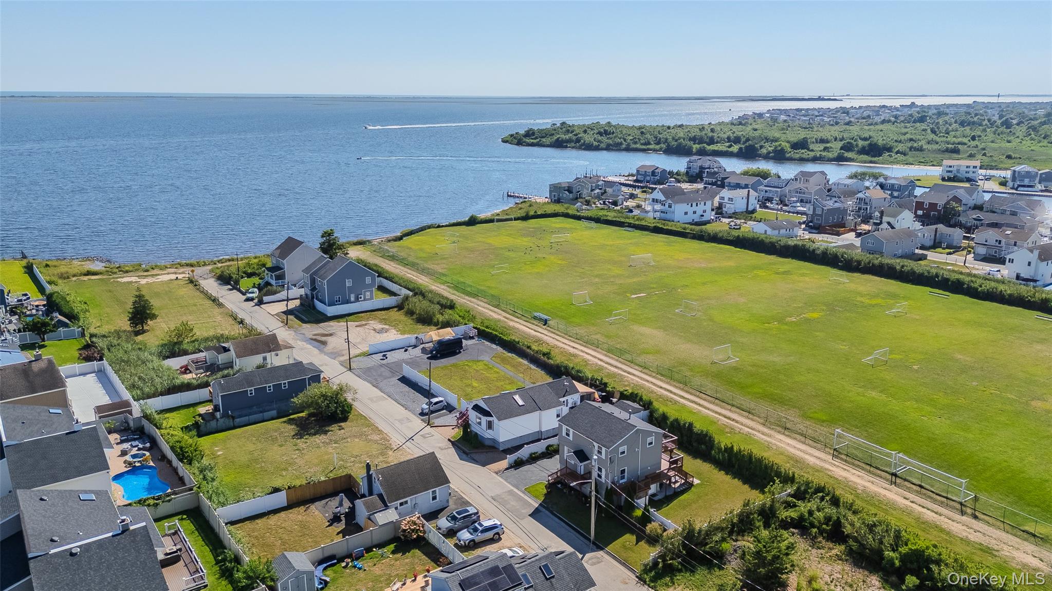 853 S Bay Street, Lindenhurst, NY 11757