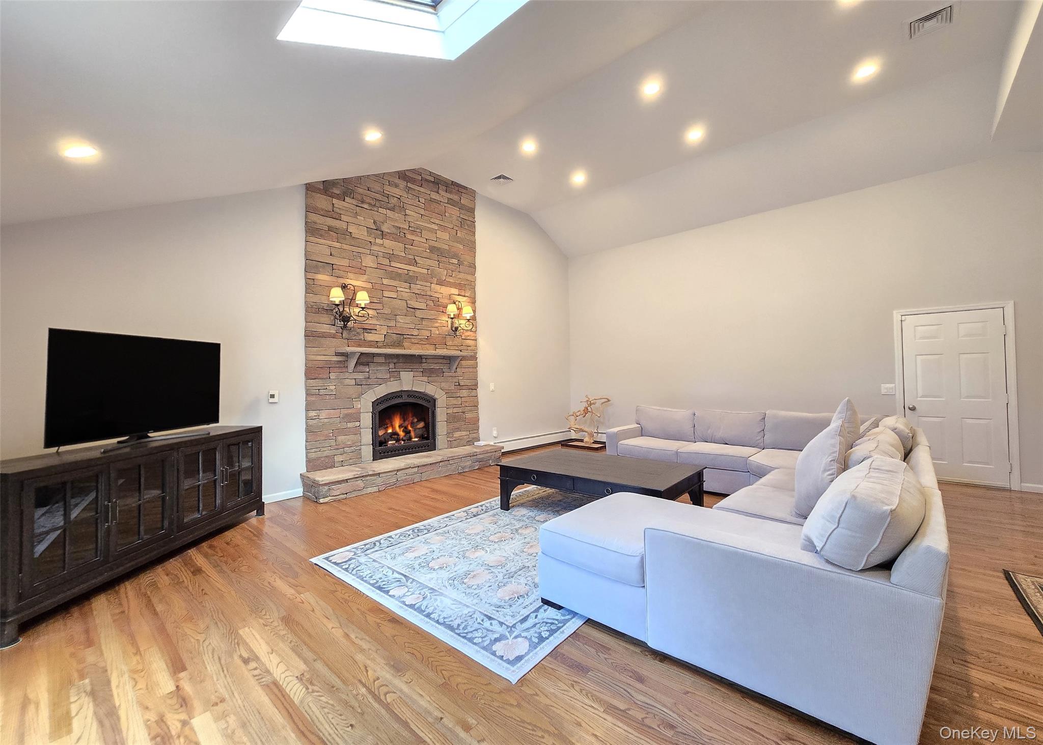 7 Oliver Street, Port Jefferson Station, NY 11776