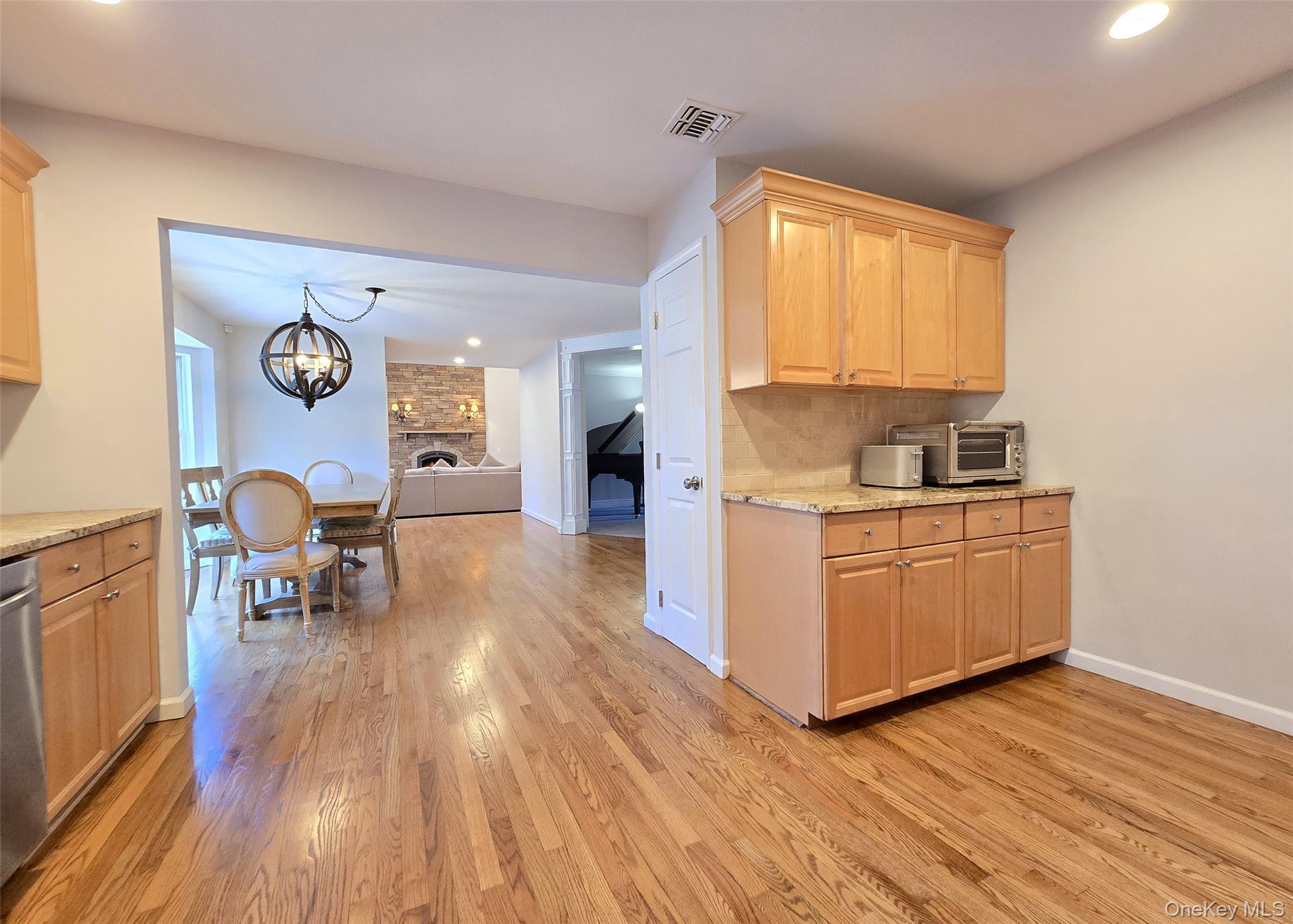 7 Oliver Street, Port Jefferson Station, NY 11776