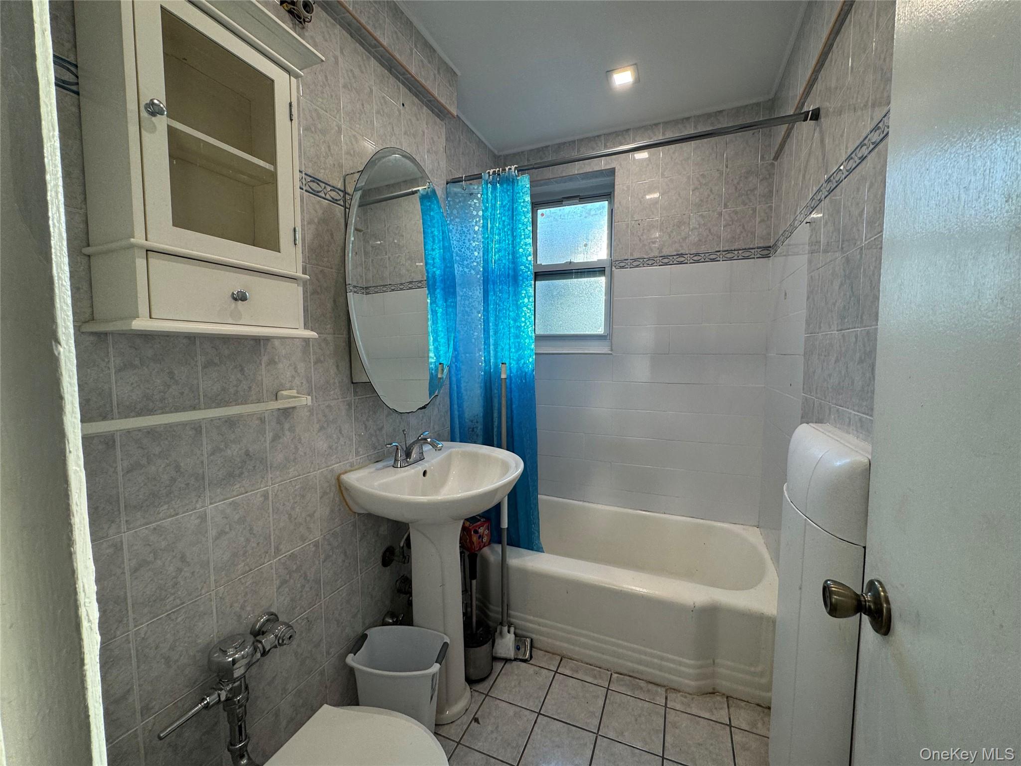 30 Cathedral Avenue # 4A, Hempstead, NY 11550