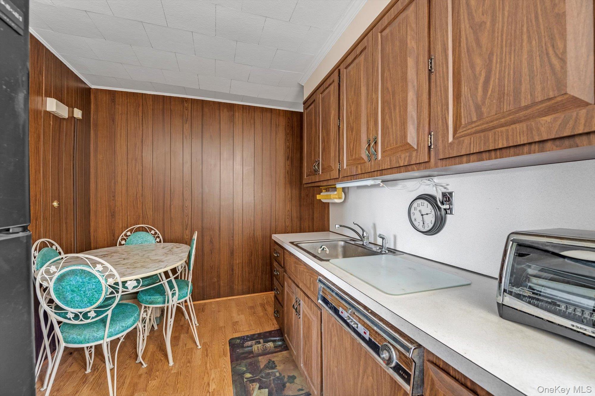 2827 46th Street, Astoria, NY 11103