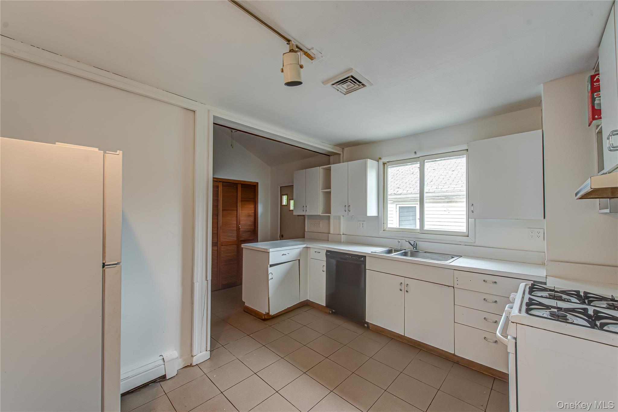 430 Richmond Boulevard, Ronkonkoma, NY 11779