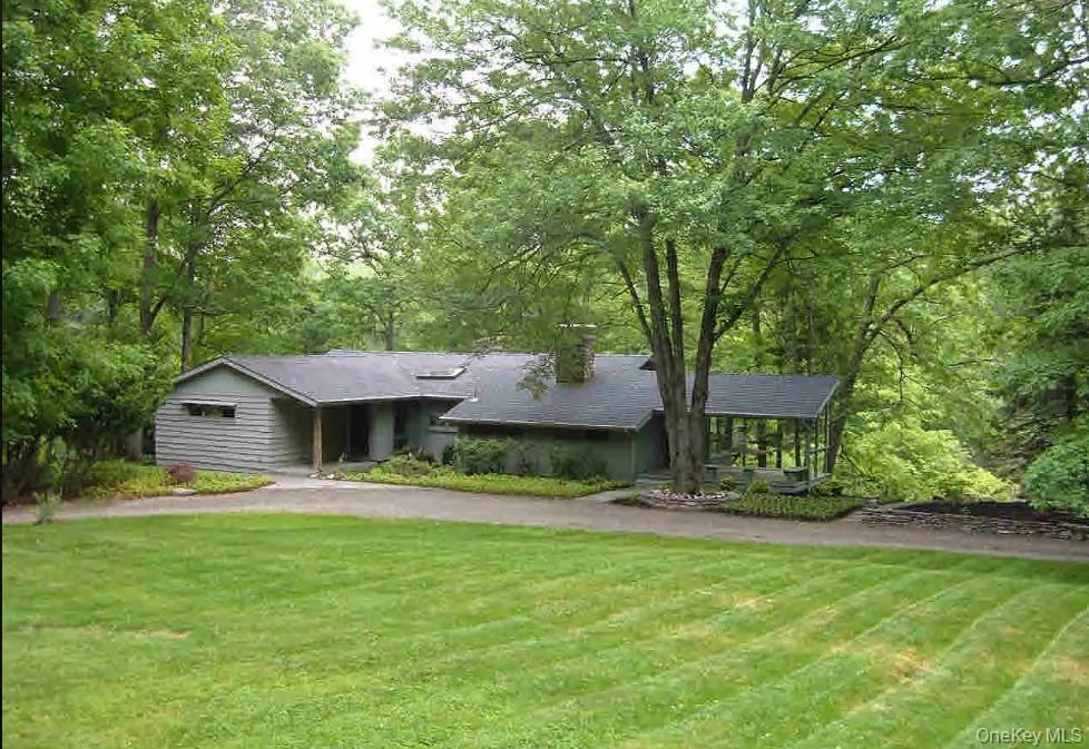 272 Drake Road, Pleasant Valley, NY 12569