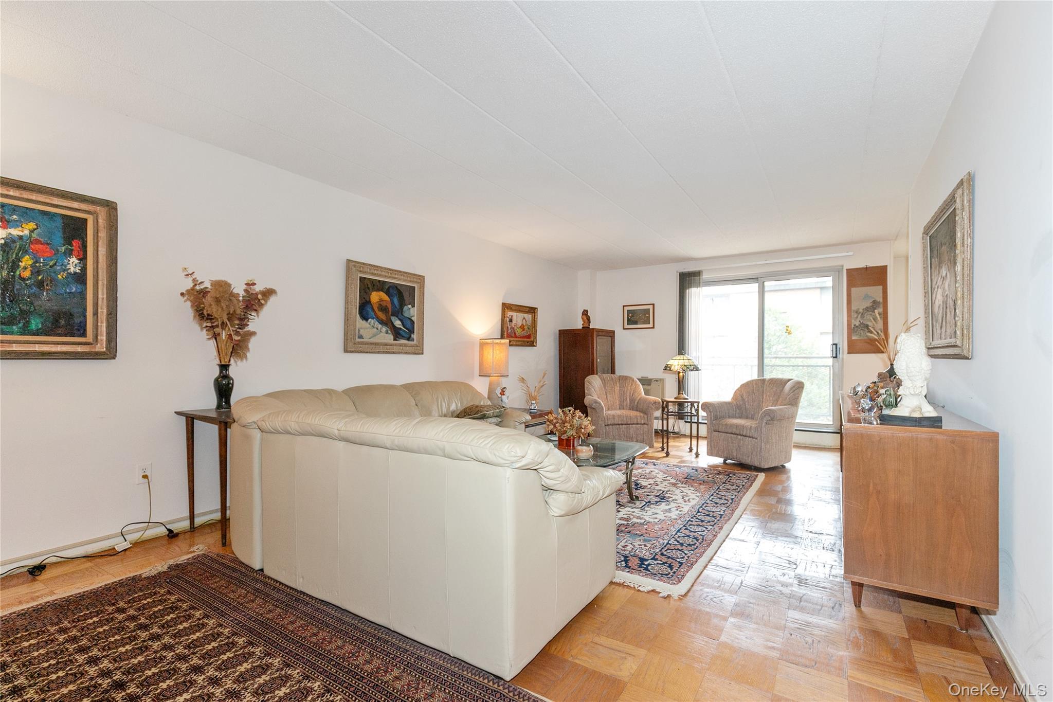 10 Ipswich Avenue # Apt. 3I, Great Neck, NY 11021