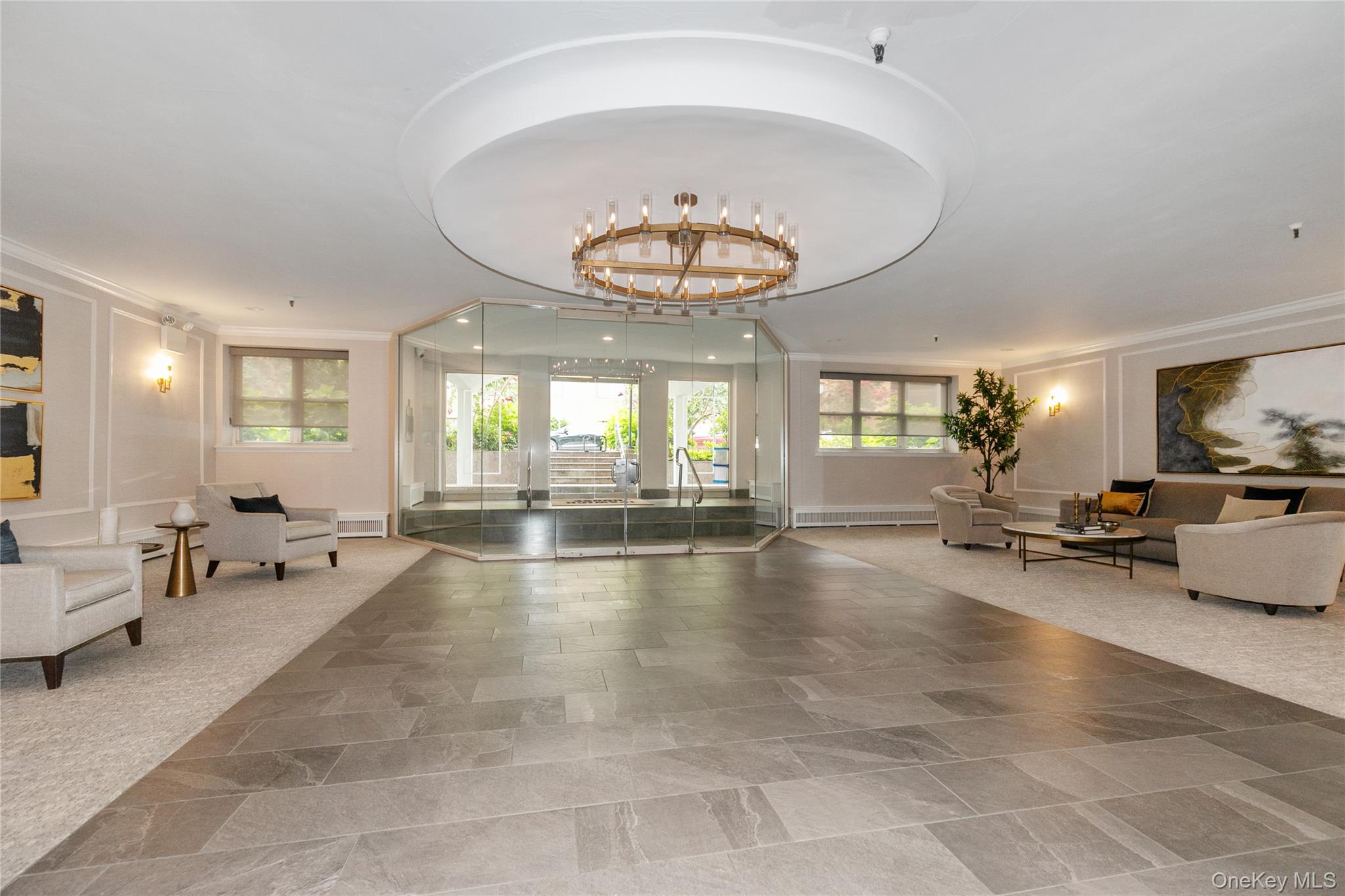 10 Ipswich Avenue # Apt. 3I, Great Neck, NY 11021