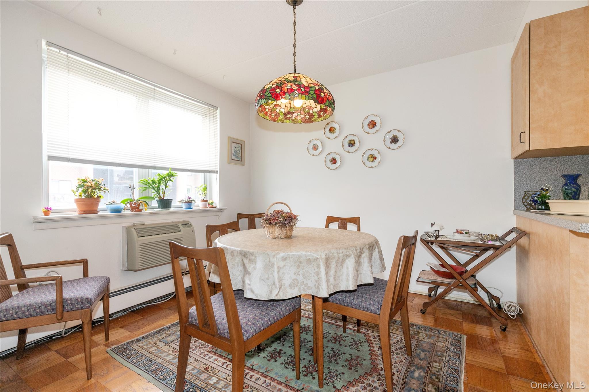 10 Ipswich Avenue # Apt. 3I, Great Neck, NY 11021