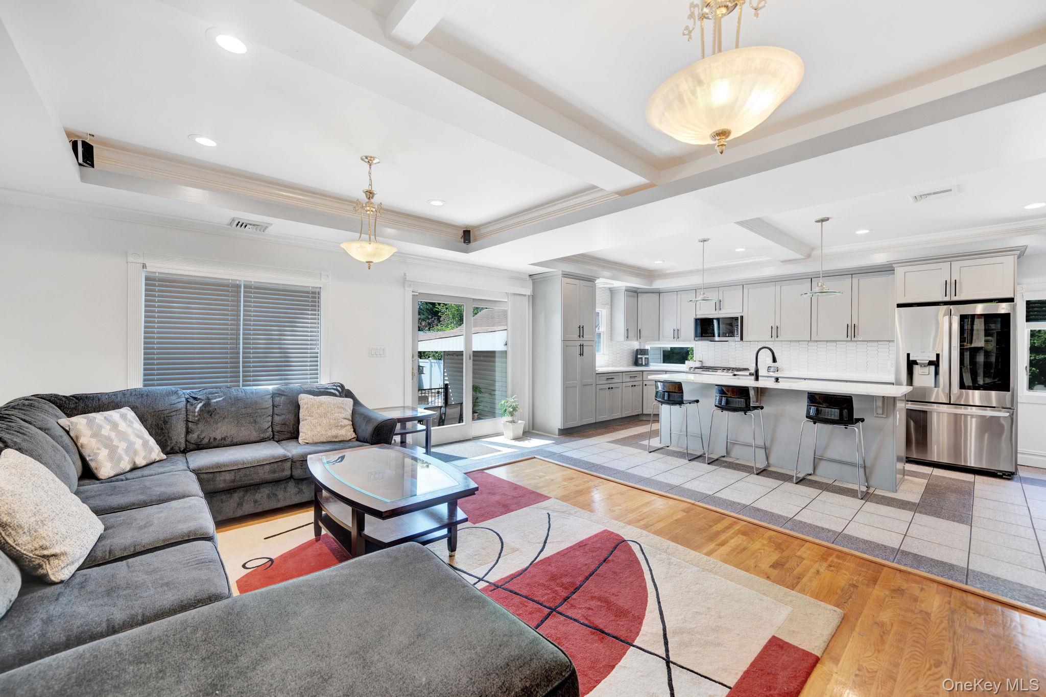 76 Balcom Road, Farmingdale, NY 11735