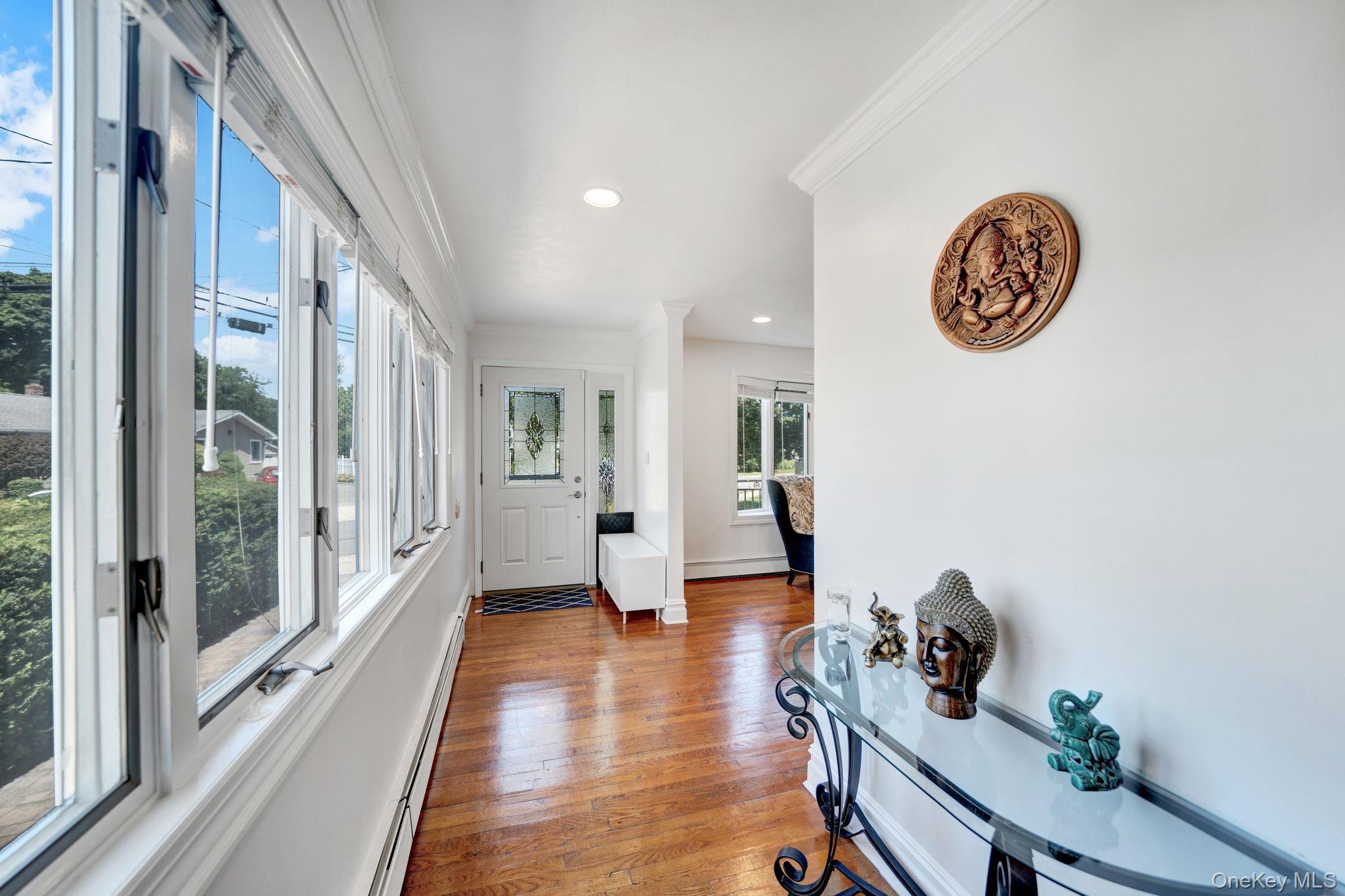 76 Balcom Road, Farmingdale, NY 11735