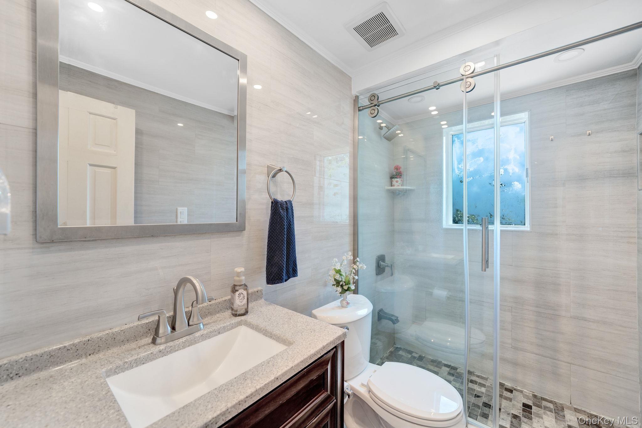 76 Balcom Road, Farmingdale, NY 11735