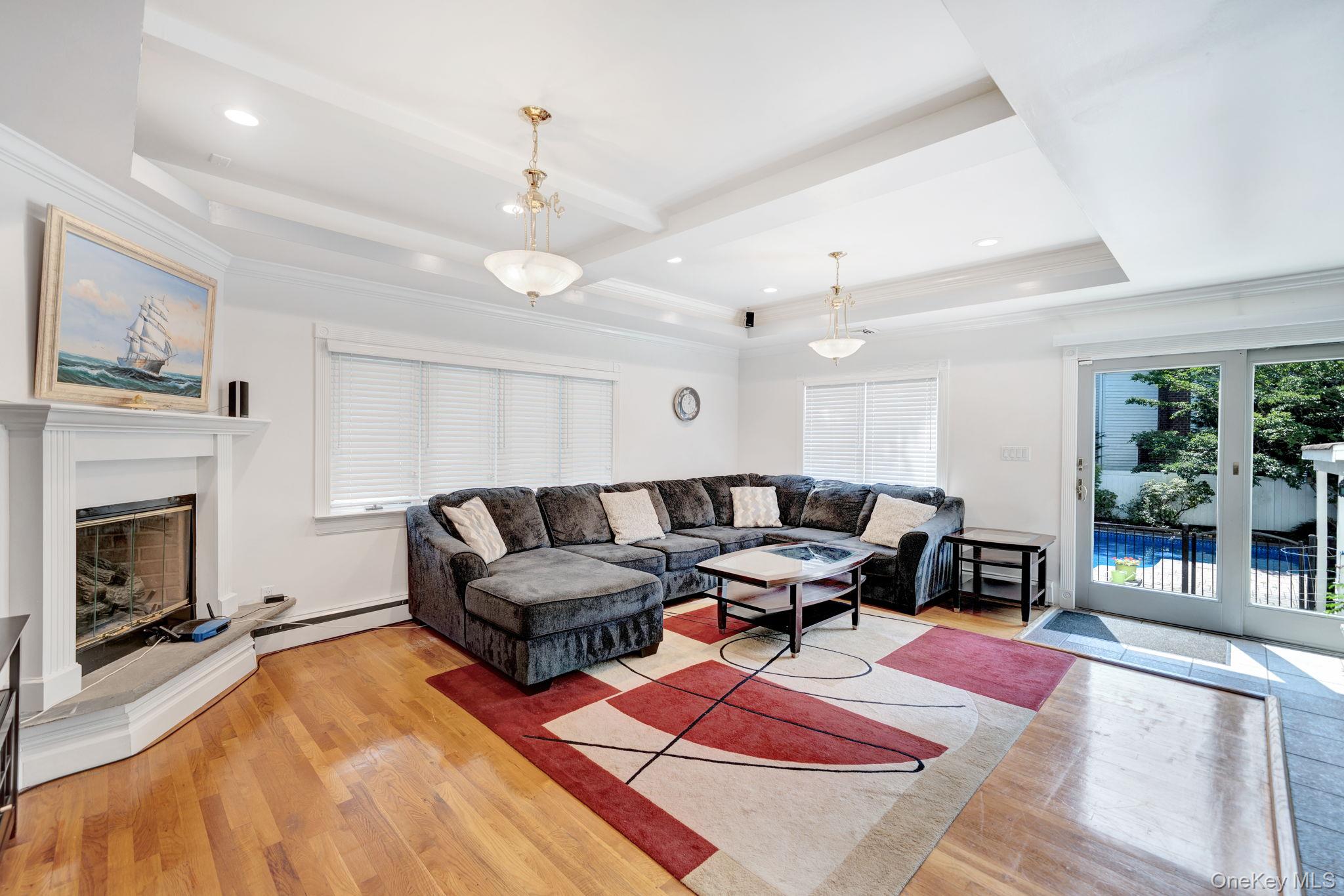 76 Balcom Road, Farmingdale, NY 11735