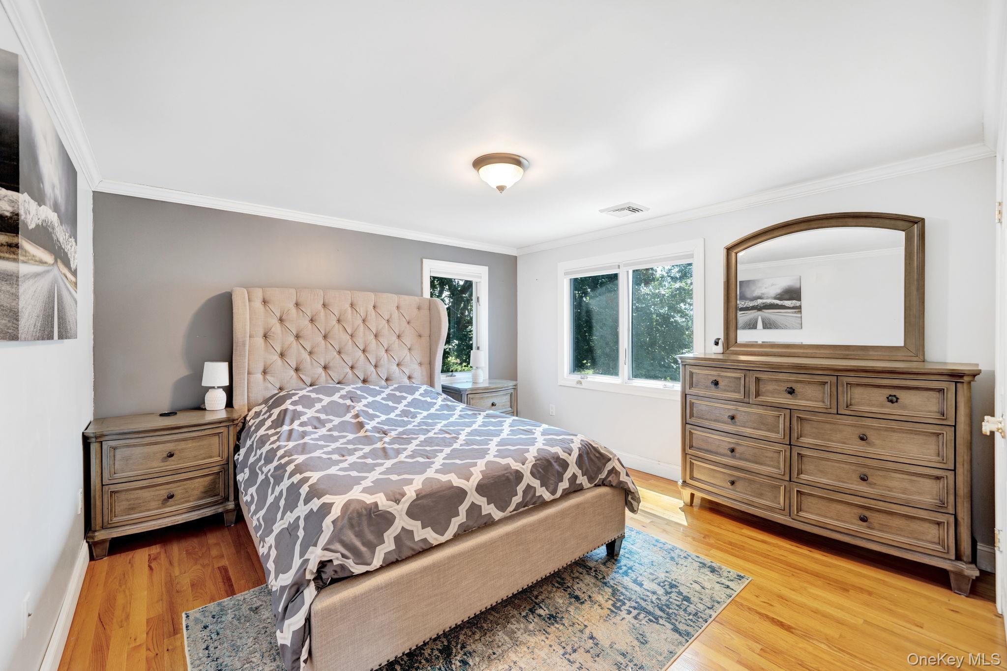 76 Balcom Road, Farmingdale, NY 11735