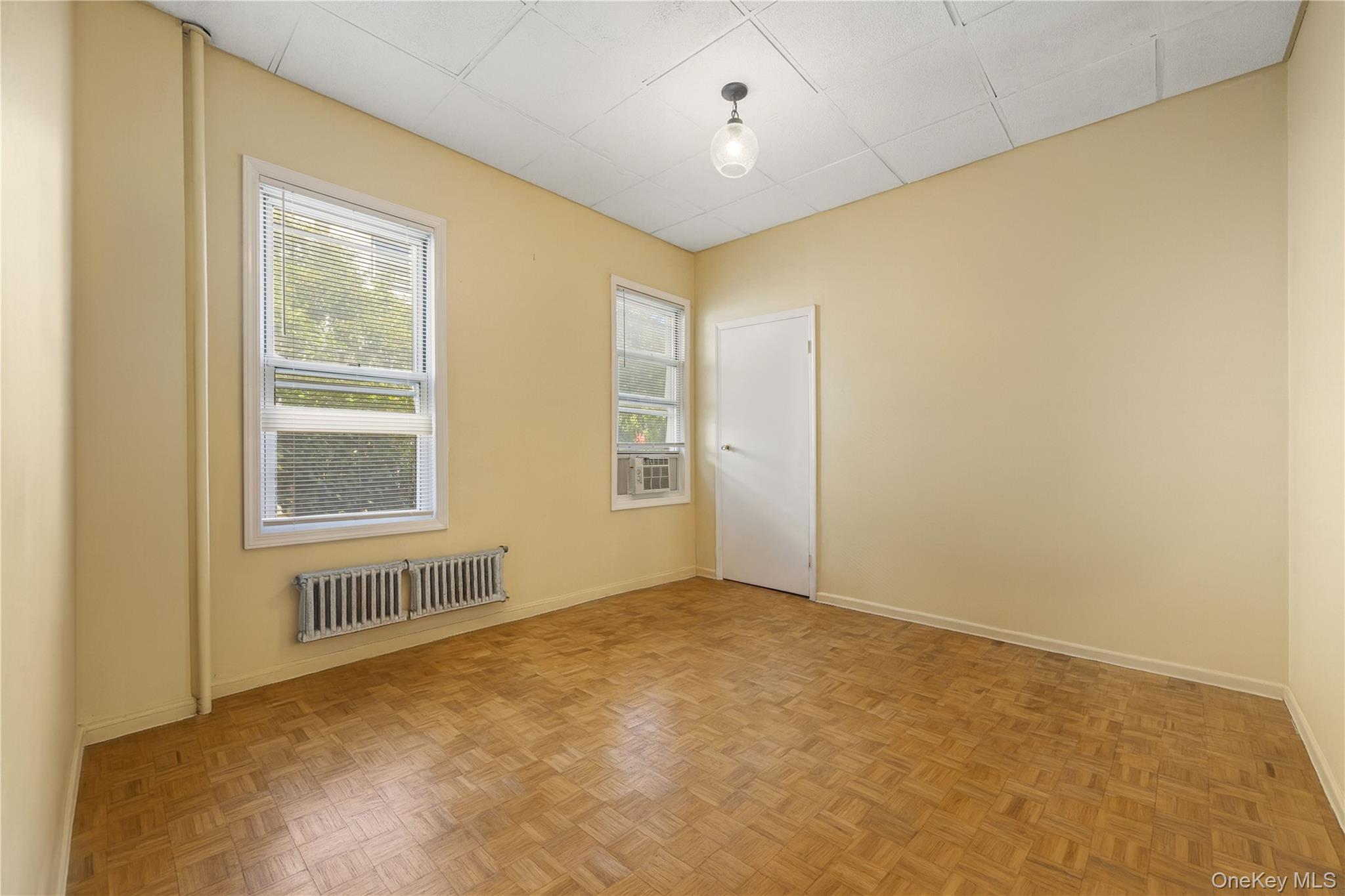 407 N Macquesten Parkway, Mount Vernon, NY 10552