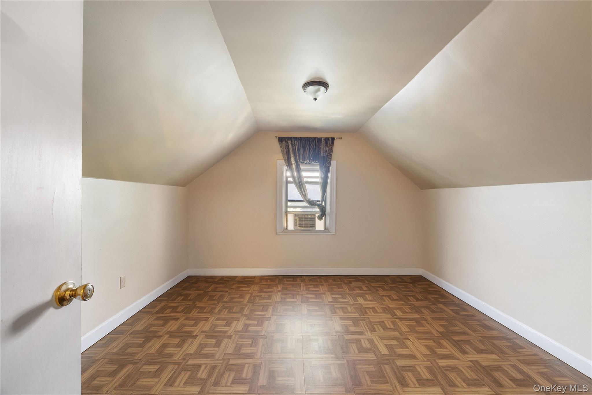 407 N Macquesten Parkway, Mount Vernon, NY 10552