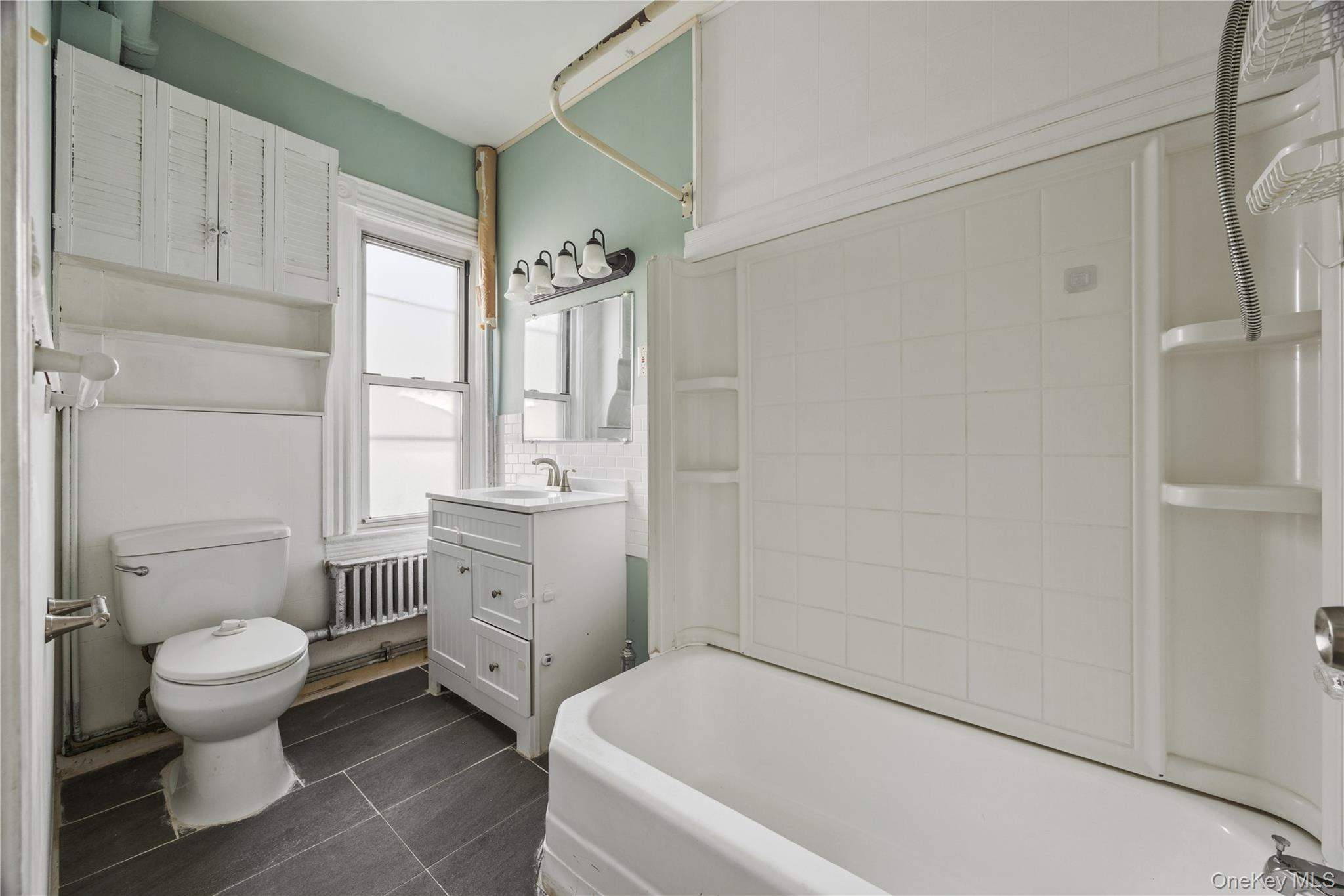 407 N Macquesten Parkway, Mount Vernon, NY 10552