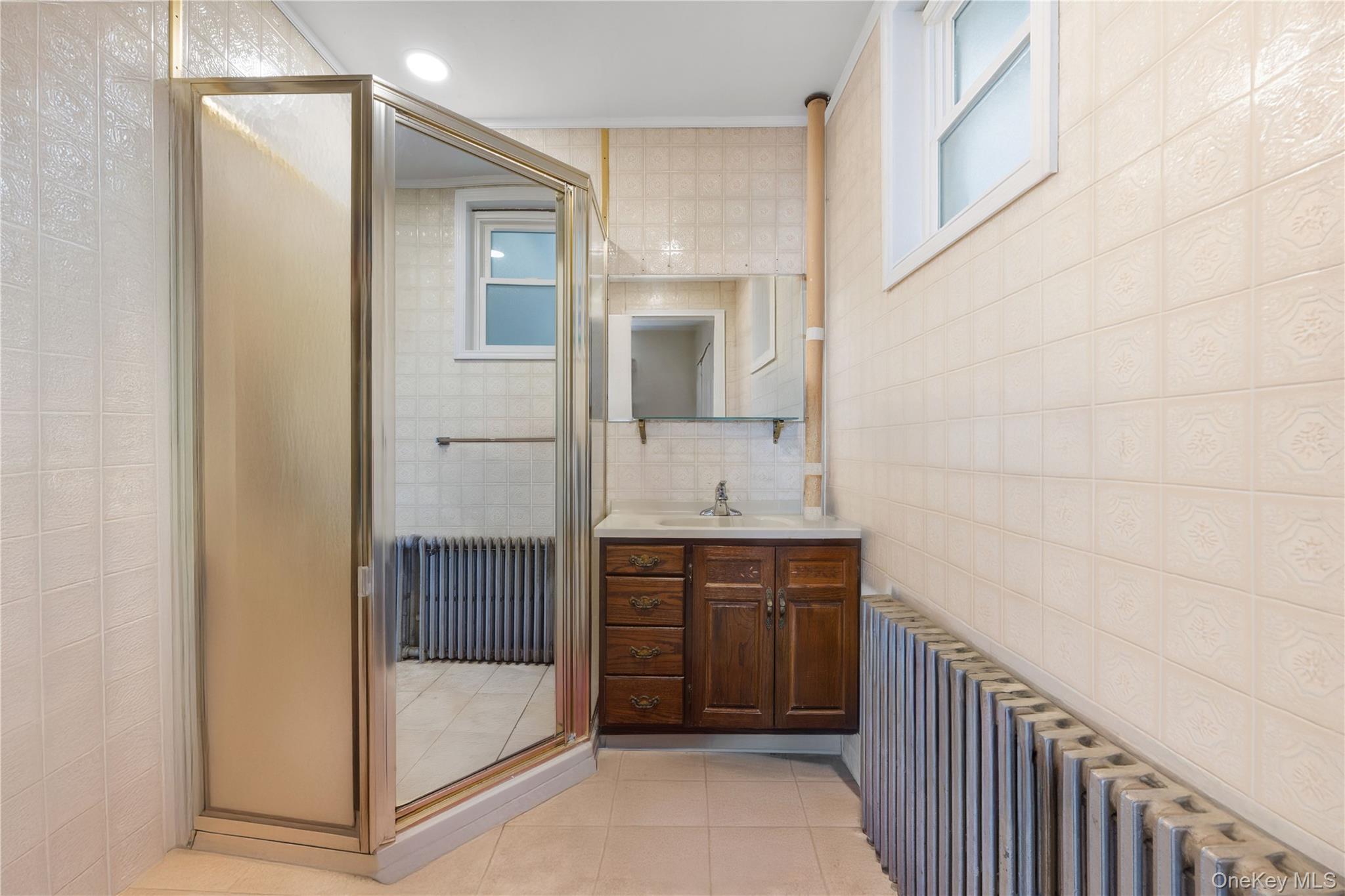 407 N Macquesten Parkway, Mount Vernon, NY 10552