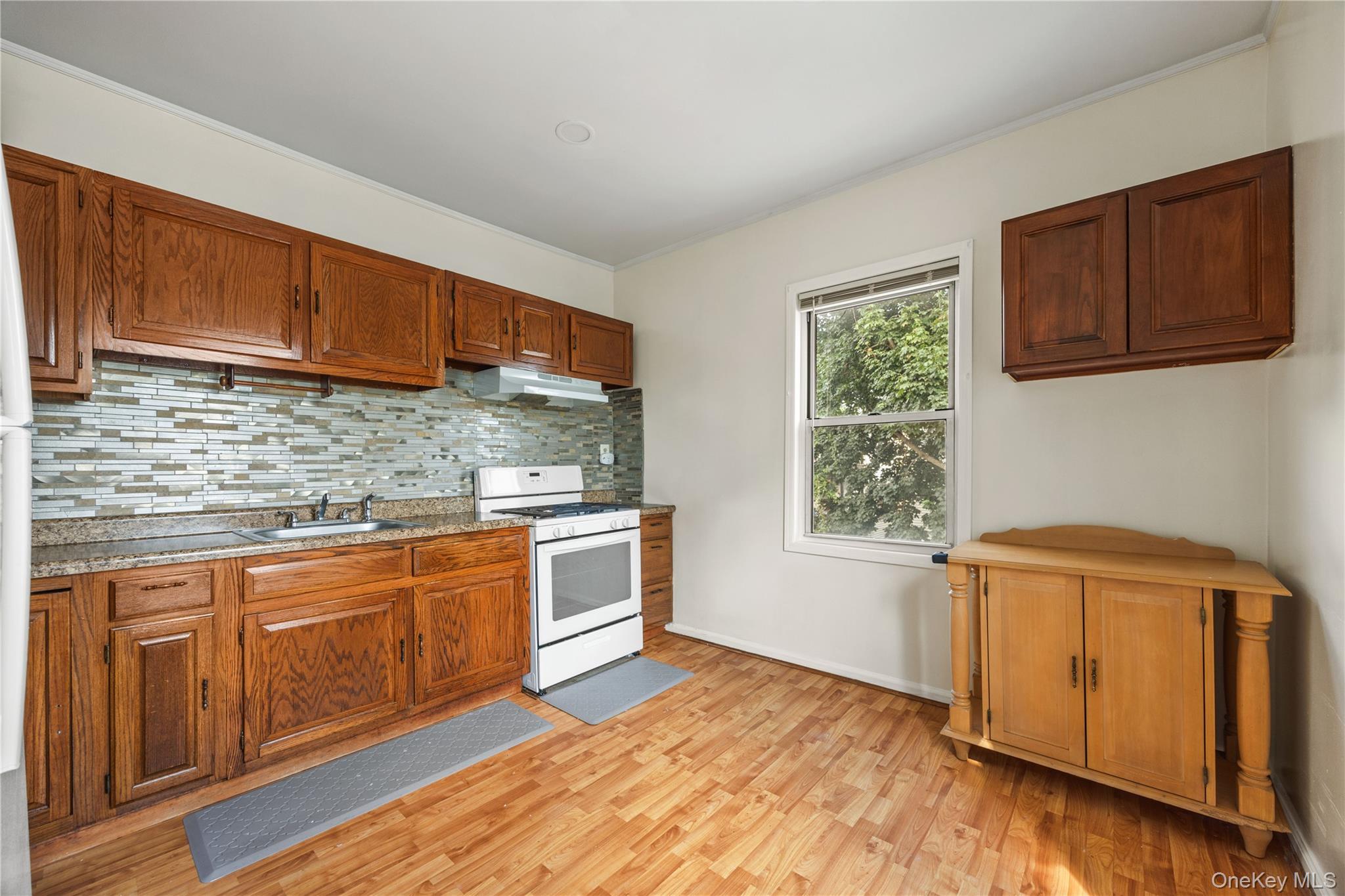 407 N Macquesten Parkway, Mount Vernon, NY 10552