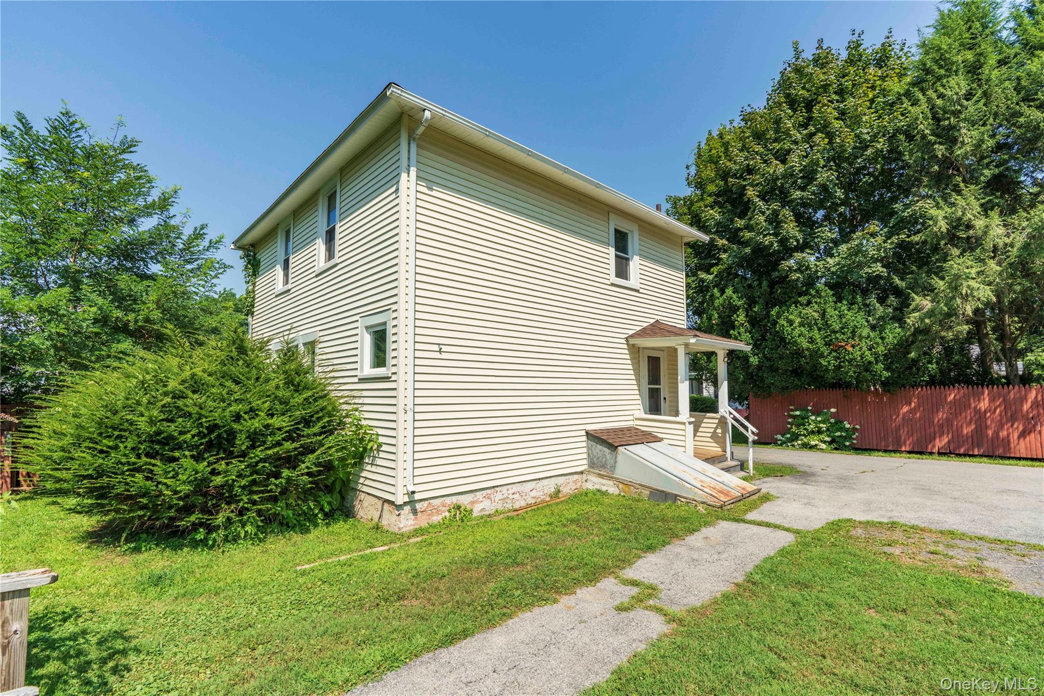 7316-7318 S Broadway, Red Hook, NY 12571