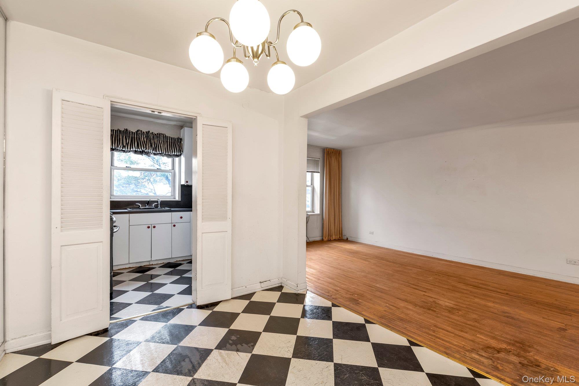 68-61 Yellowstone Boulevard # 519, Forest Hills, NY 11375