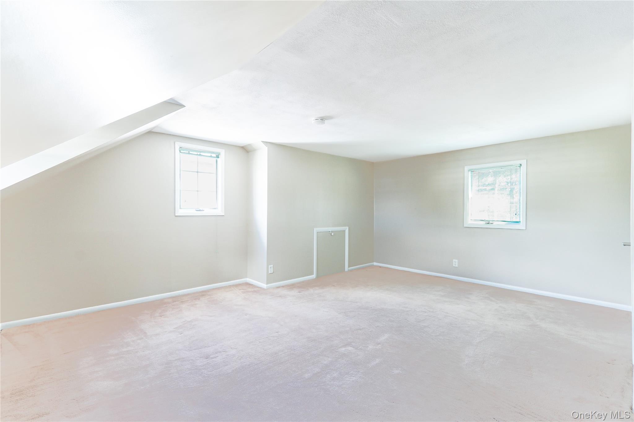 5 Lime Court, West Babylon, NY 11704