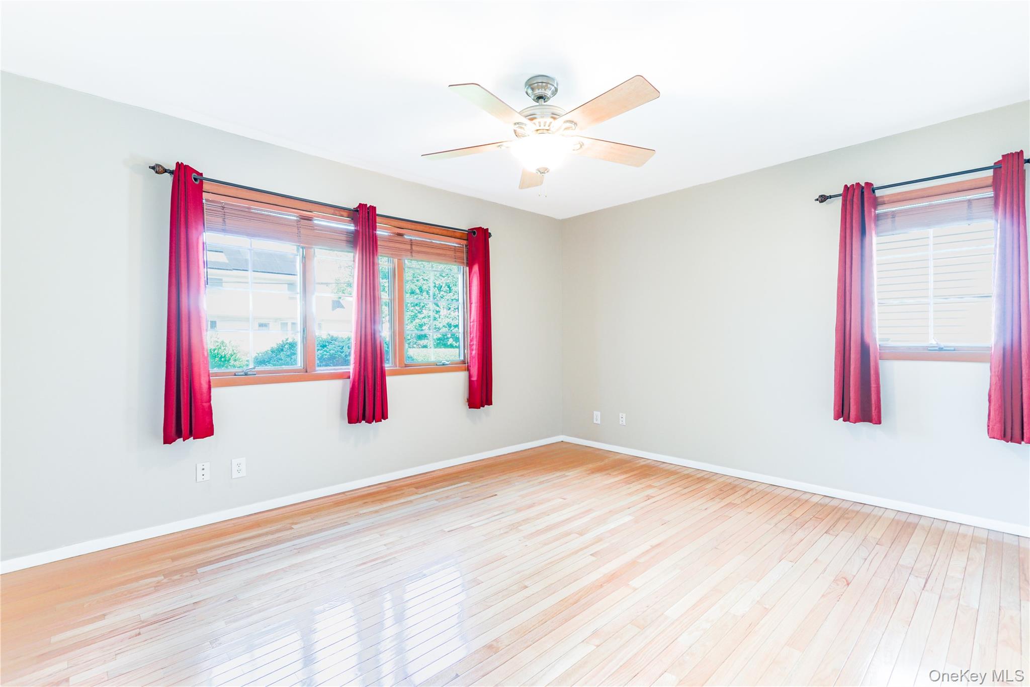 5 Lime Court, West Babylon, NY 11704